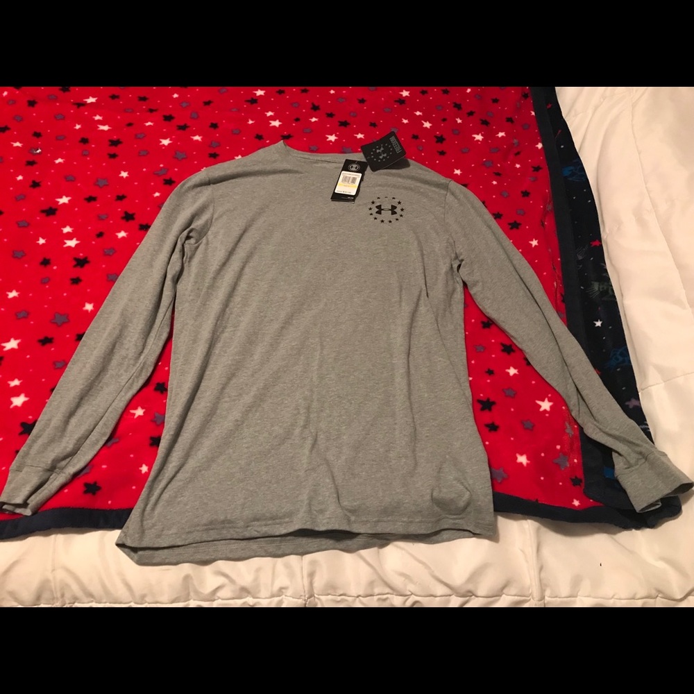 Medium NWT UA freedom longsleeve shirt
